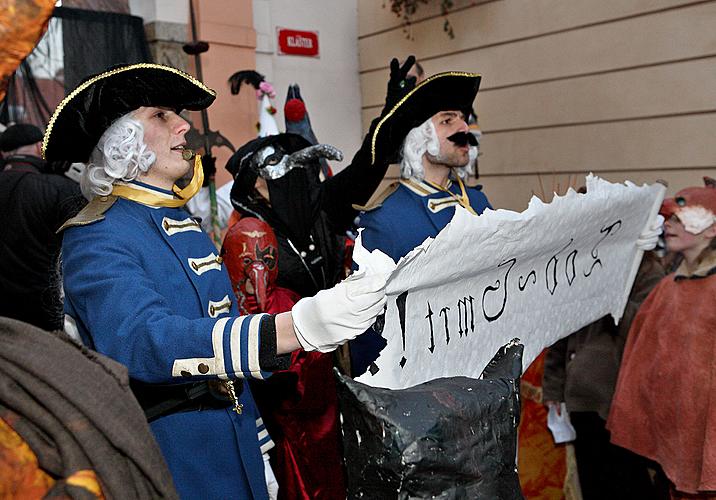 Carnival parade through the city Český Krumlov, 16.2.2010