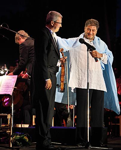 José Cura - tenor, In Hye Kim - soprano, Mario De Rose - Conductor, The Czech Radio Symphony Orchestra, 16. and 18.7.2010, 19th International Music Festival Český Krumlov