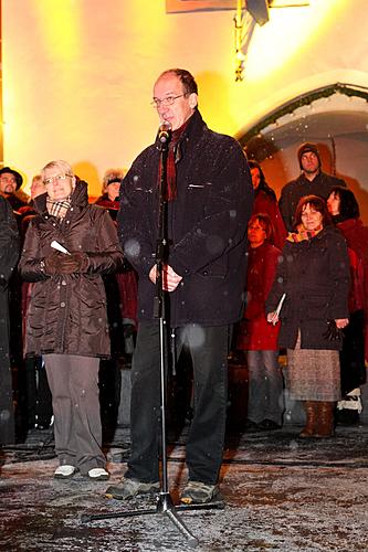 Hudebně poetické otevření adventu spojené s rozsvícením vánočního stromu, náměstí Svornosti Český Krumlov, 28.11.2010