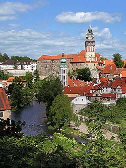 Dominanty Českého Krumlova - zámek, historické centrum s bývalým kostelem sv. Jošta a řeka Vltava, foto: Lubor Mrázek 