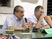 Karel Schwarzenberg a poslanec rakouského parlamentu Alexander Van der Bellen během česko-rakouského fóra 