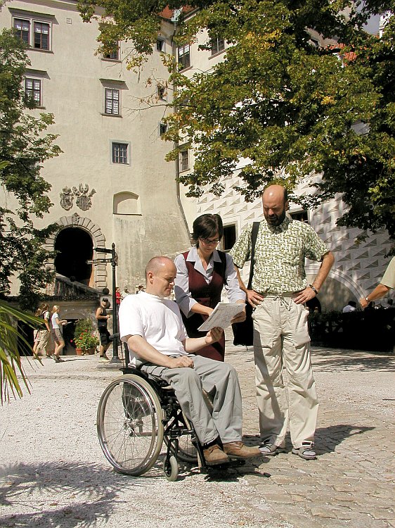 Strategická porada s průvodci na 2. nádvoří zámku Český Krumlov, foto: Lubor Mrázek