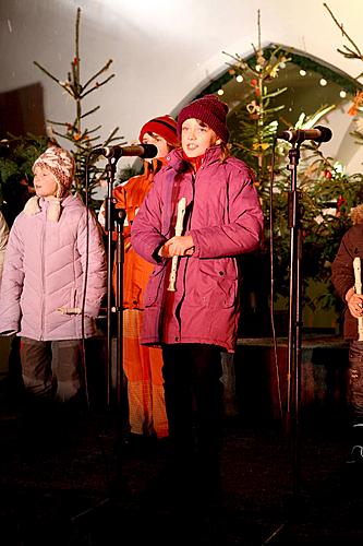 3. Adventssonntag - Gemeinsames singen am Weihnachtsbaum, Advent und Weihnachten in Český Krumlov 2010