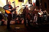 3. Adventssonntag - Gemeinsames singen am Weihnachtsbaum, Advent und Weihnachten in Český Krumlov 2010, Foto: Lubor Mrázek