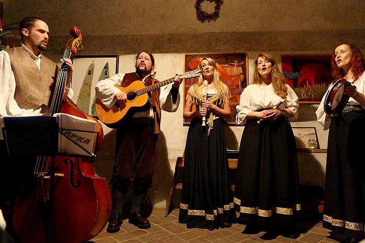 Weihnachtskonzert der Krumauer Folkgruppe Kapka, Advent und Weihnachten in Český Krumlov 2010