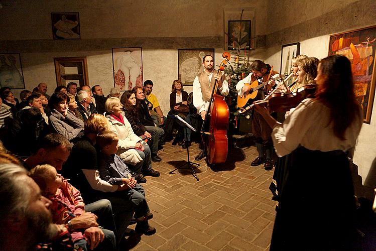 Weihnachtskonzert der Krumauer Folkgruppe Kapka, Advent und Weihnachten in Český Krumlov 2010