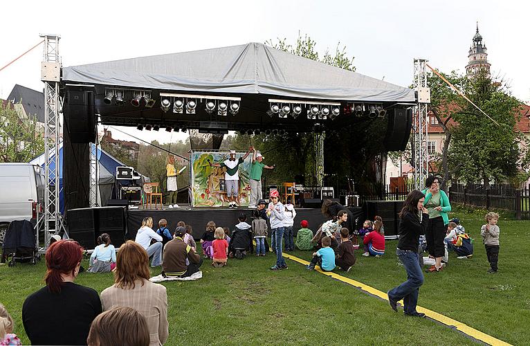 Dětské odpoledne a festival ZUŠ Český Krumlov, Kouzelný Krumlov 30.4.2011