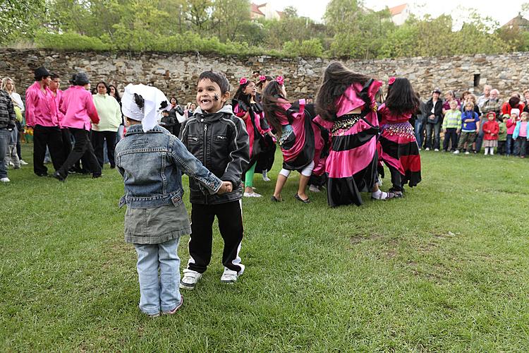 Childrens afternoon and Artistic elementary school Český Krumlov festival, Magical Krumlov 30.4.2011