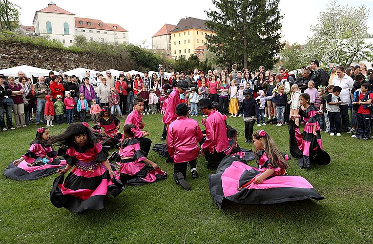 Kindernachmittag und Festival der Kunstschule Český Krumlov, Zauberhaftes Krumlov 30.4.2011