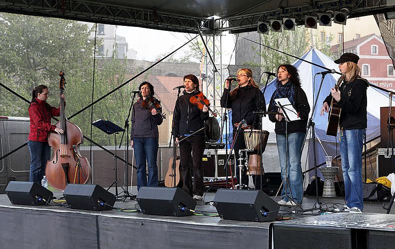 Koncerty krumlovských kapel a lampiónový průvod, Kouzelný Krumlov 30.4.2011