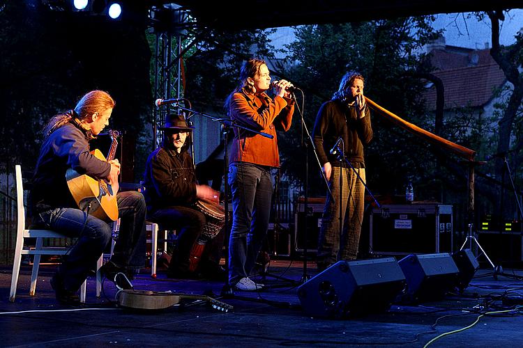 Konzerte der Krumauer Musikbands und Lampionumzug, Zauberhaftes Krumlov 30.4.2011