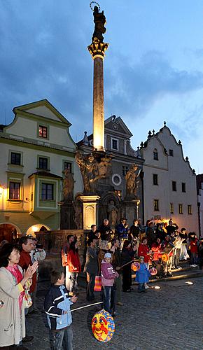 Koncerty krumlovských kapel a lampiónový průvod, Kouzelný Krumlov 30.4.2011