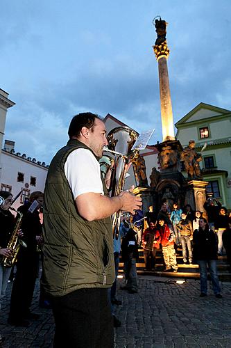 Konzerte der Krumauer Musikbands und Lampionumzug, Zauberhaftes Krumlov 30.4.2011