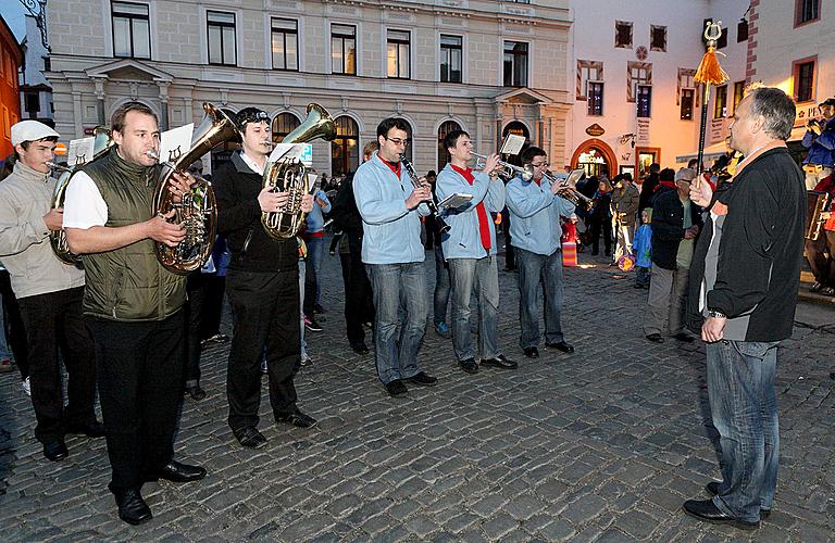 Concerts by bands from Český Krumlov and Lantern procession, Magical Krumlov 30.4.2011