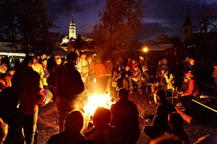 Konzerte der Krumauer Musikbands und Lampionumzug, Zauberhaftes Krumlov 30.4.2011