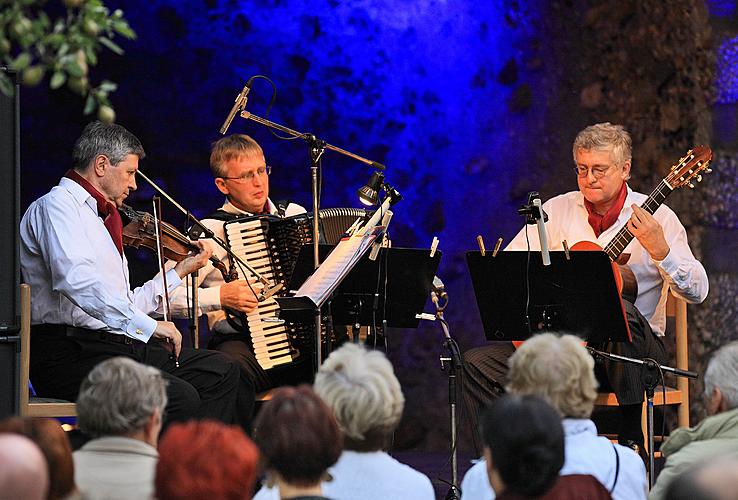 Tango Soirée - Night with Argentinean music and a glass of wine, 12.8.2011