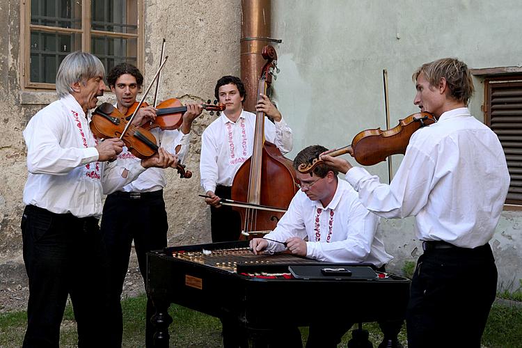 Saint Wenceslas Celebrations and International Folk Music Festival 2011 in Český Krumlov, Saturday 24th September 2011