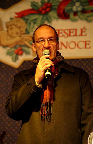 Musikalisch poetische Eröffnung des Advents, verbunden mit der Beleuchtung des Weihnachtsbaums, Stadtplatz Náměstí Svornosti, Český Krumlov, 27.11.2011