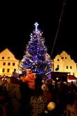 Hudebně poetické otevření adventu spojené s rozsvícením vánočního stromu, náměstí Svornosti Český Krumlov, 27.11.2011, foto: Lubor Mrázek