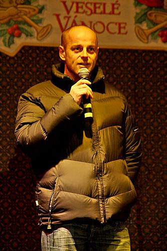 Musikalisch poetische Eröffnung des Advents, verbunden mit der Beleuchtung des Weihnachtsbaums, Stadtplatz Náměstí Svornosti, Český Krumlov, 27.11.2011