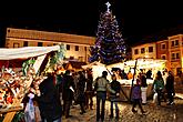 Musical and poetic Advent opening and lighting of the christmas tree, Square Náměstí Svornosti, Český Krumlov, 27.11.2011, photo by: Lubor Mrázek