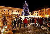 Hudebně poetické otevření adventu spojené s rozsvícením vánočního stromu, náměstí Svornosti Český Krumlov, 27.11.2011, foto: Lubor Mrázek