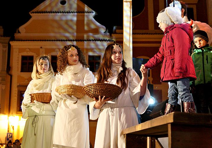 2. Adventssonntag - Nikolausbescherung, Stadtplatz Náměstí Svornosti, Český Krumlov, 4.12.2011