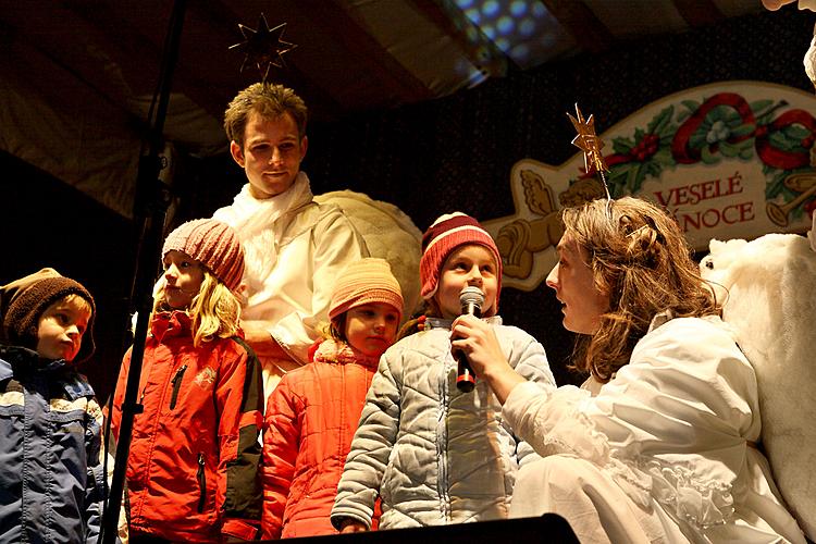 2nd Advent Sunday - St. Nicholas Present Distribution, Square Náměstí Svornosti, Český Krumlov, 4.12.2011