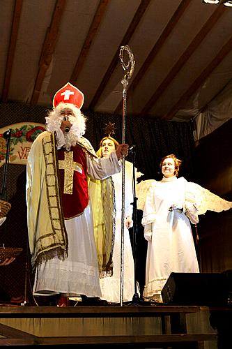 2. Adventssonntag - Nikolausbescherung, Stadtplatz Náměstí Svornosti, Český Krumlov, 4.12.2011