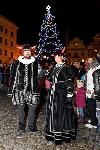 2. adventní neděle - mikulášská nadílka, náměstí Svornosti Český Krumlov, 4.12.2011