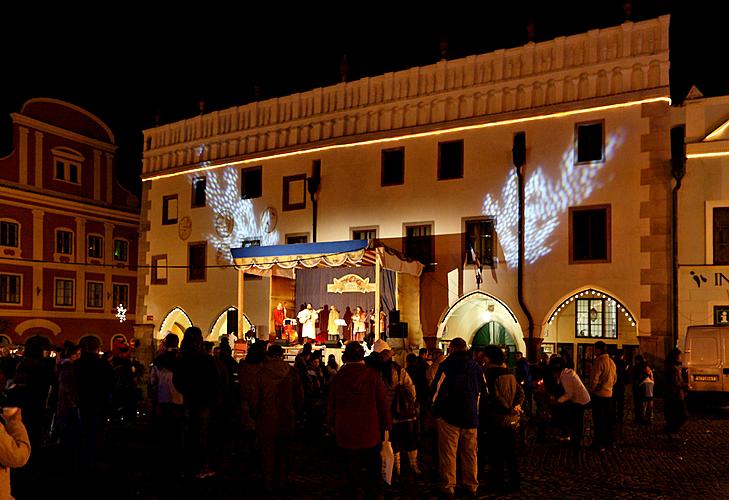 2. adventní neděle - mikulášská nadílka, náměstí Svornosti Český Krumlov, 4.12.2011