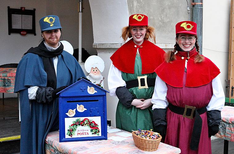 3. adventní neděle - Ježíškův Poštovní úřad U Zlatého anděla a příjezd Bílé paní, Český Krumlov 11.12.2011