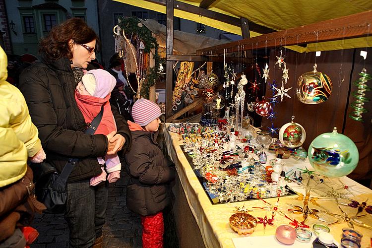 3. adventní neděle - Ježíškův Poštovní úřad U Zlatého anděla a příjezd Bílé paní, Český Krumlov 11.12.2011