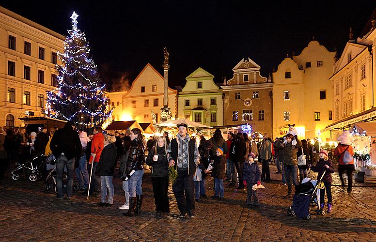 3. adventní neděle - Ježíškův Poštovní úřad U Zlatého anděla a příjezd Bílé paní, Český Krumlov 11.12.2011