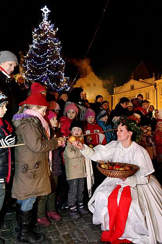 3. adventní neděle - Ježíškův Poštovní úřad U Zlatého anděla a příjezd Bílé paní, Český Krumlov 11.12.2011