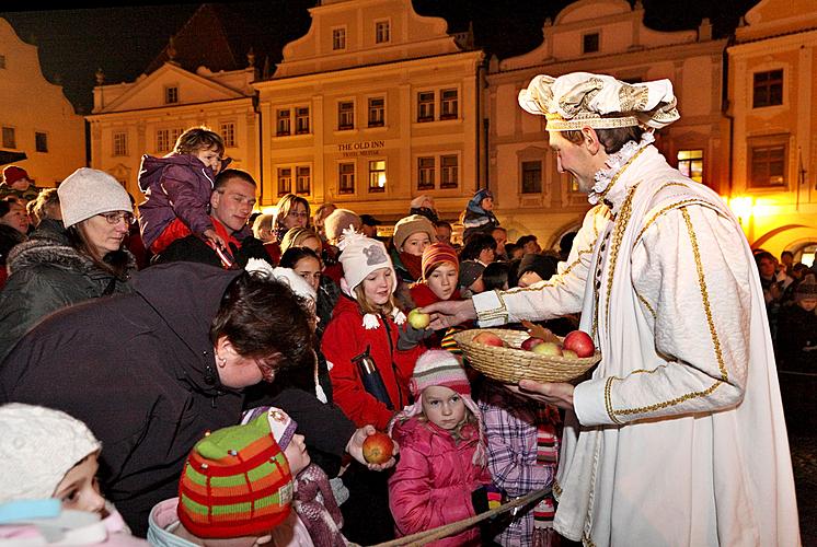 3. adventní neděle - Ježíškův Poštovní úřad U Zlatého anděla a příjezd Bílé paní, Český Krumlov 11.12.2011