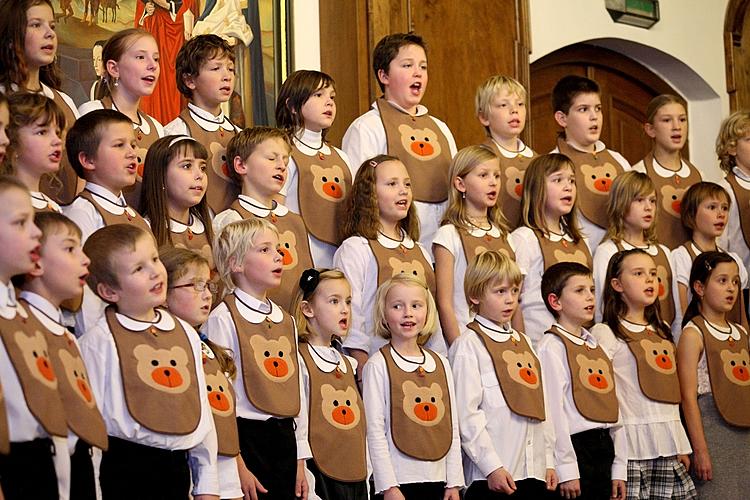 Vorweihnachtsauftritt der Gruppe Brumlíci und deren Gäste, Chorleiter Mag. Lukáš Holec, Český Krumlov 15.12.2011