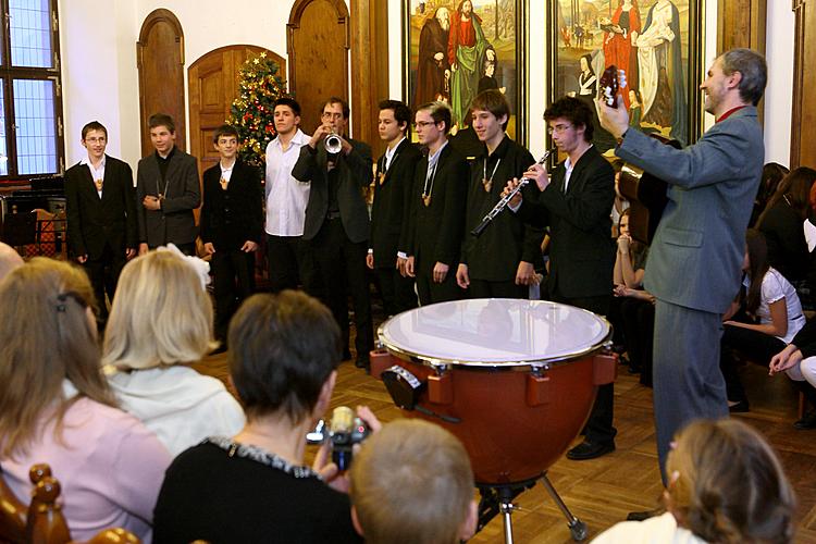 Pre-Christmas performance of the Group Medvíďata and their guests, choirmaster Mr. Lukáš Holec, Český Krumlov 15.12.2011