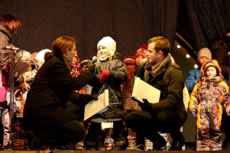 4. Adventssonntag - Gemeinsames singen am Weihnachtsbaum, Český Krumlov 18.12.2011