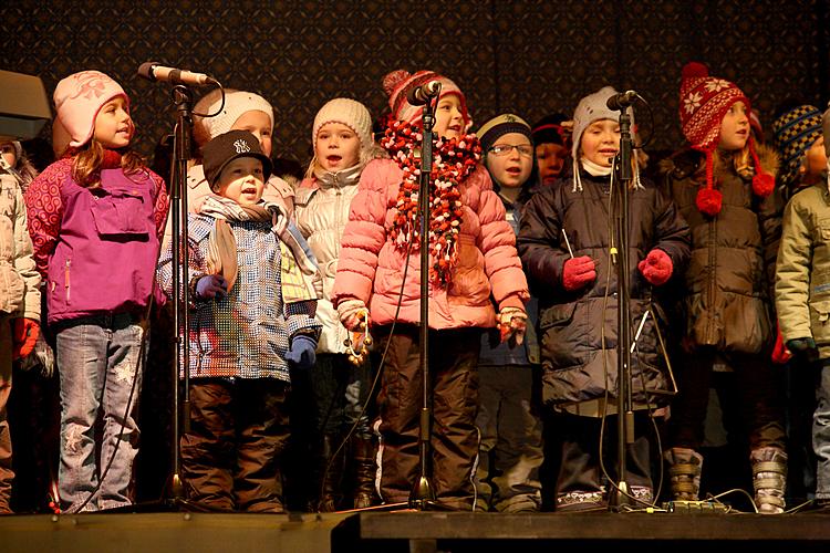 4. adventní neděle - společné zpívání u vánočního stromu, Český Krumlov 18.12.2011