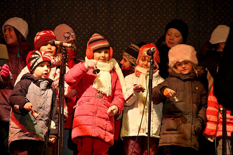 4. adventní neděle - společné zpívání u vánočního stromu, Český Krumlov 18.12.2011