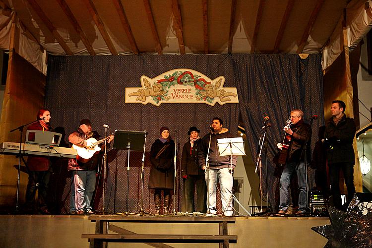 4. adventní neděle - společné zpívání u vánočního stromu, Český Krumlov 18.12.2011