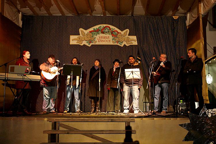 4. adventní neděle - společné zpívání u vánočního stromu, Český Krumlov 18.12.2011