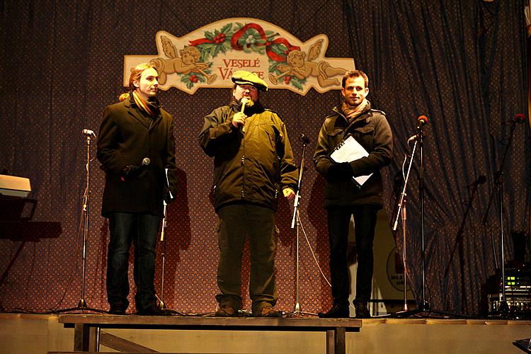 4. Adventssonntag - Gemeinsames singen am Weihnachtsbaum, Český Krumlov 18.12.2011