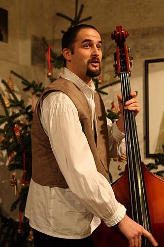 Christmas concert by the Český Krumlov folk band Kapka, R.Gallery 25.12.2011