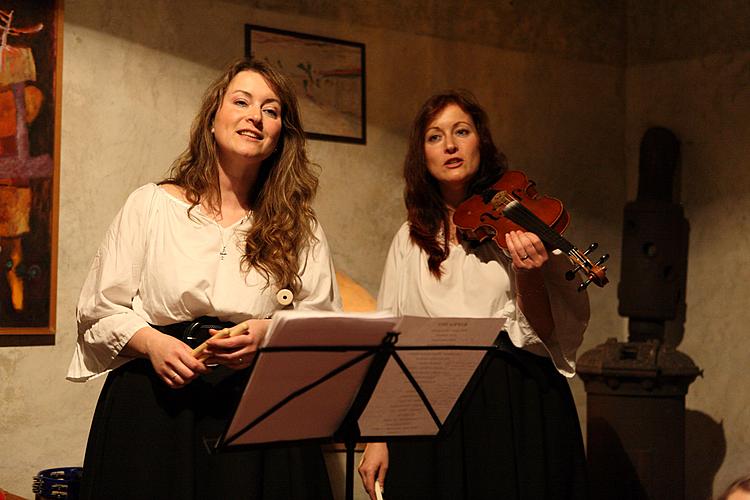 Christmas concert by the Český Krumlov folk band Kapka, R.Gallery 25.12.2011