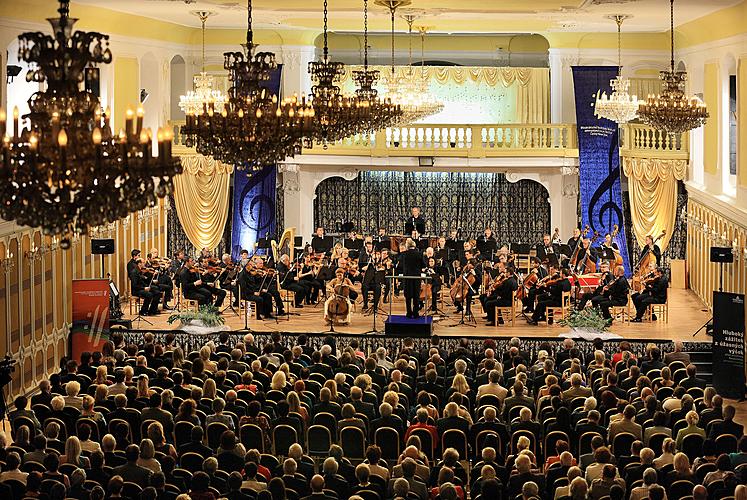 Václav Hudeček - violin, Valery Oistrakh - housle, Jan Mráček - housle, Petr Matěják - housle, Petr Nouzovský - violoncello, Alžběta Vlčková-Michalová - violoncello, 21.7.2012, 21st International Music Festival Český Krumlov