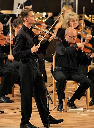 Václav Hudeček - violin, Valery Oistrakh - housle, Jan Mráček - housle, Petr Matěják - housle, Petr Nouzovský - violoncello, Alžběta Vlčková-Michalová - violoncello, 21.7.2012, 21st International Music Festival Český Krumlov