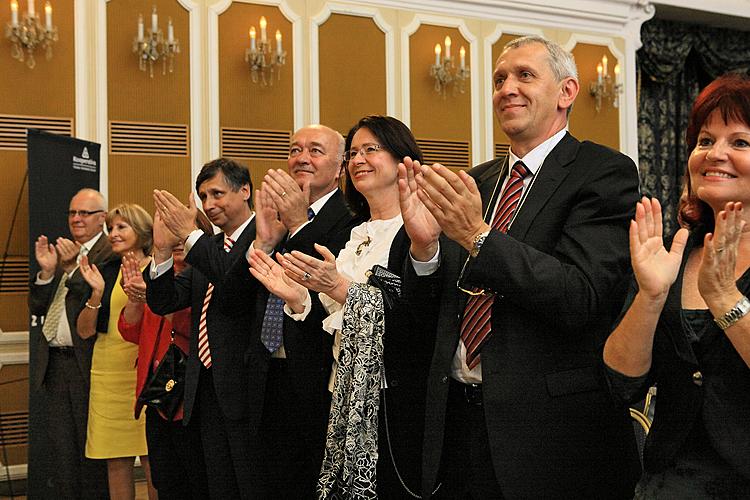 Václav Hudeček - housle, Valery Oistrakh - housle, Jan Mráček - housle, Petr Matěják - housle, Petr Nouzovský - violoncello, Alžběta Vlčková-Michalová - violoncello, 21.7.2012, 21. Mezinárodní hudební festival Český Krumlov