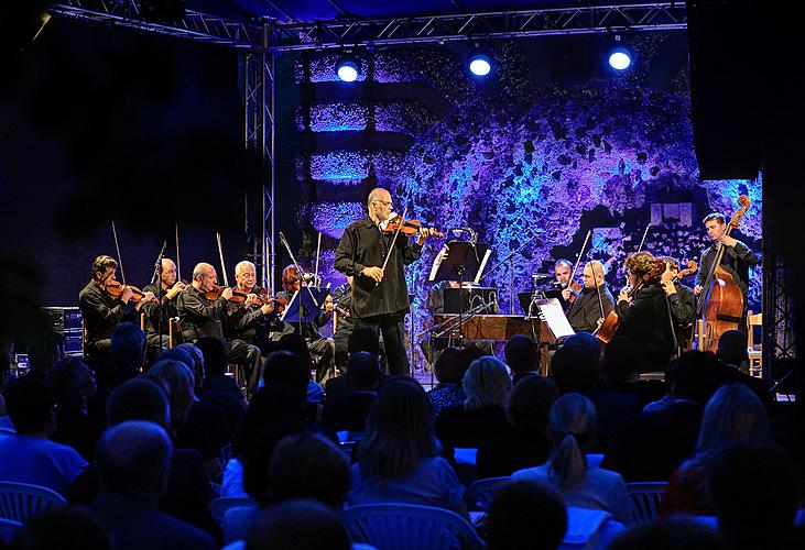 Bohuslav Matoušek (Violin), Jakub Junek (Violin) und Collegium des Symhonieorchesters des Tschechischen Rundfunks, 3.8.2012, 21. Internationales Musikfestival Český Krumlov